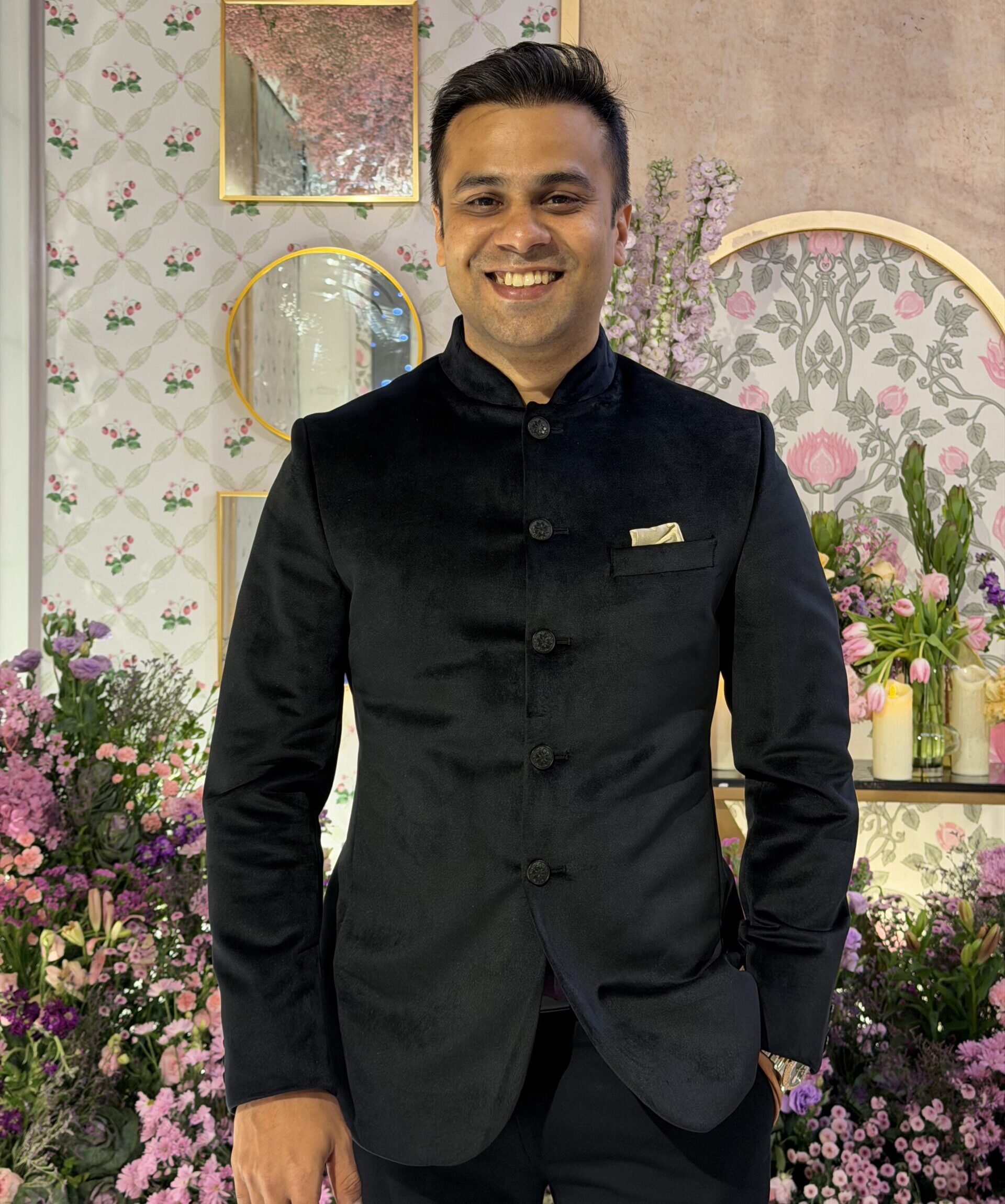 Mr. Vikas Bohra, Managing Partner at Guru Punvaanii Properties